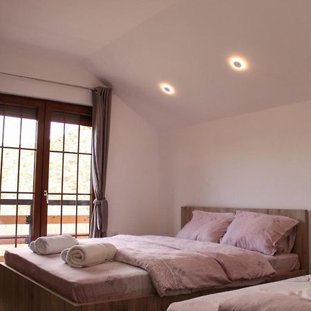 Eleon Motel Брезовица Екстериор снимка