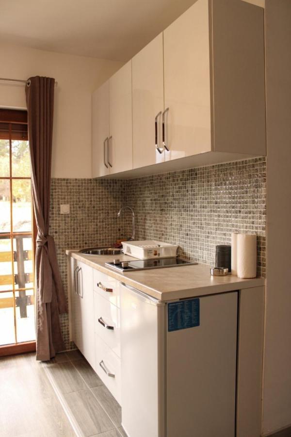 Eleon Motel Брезовица Екстериор снимка