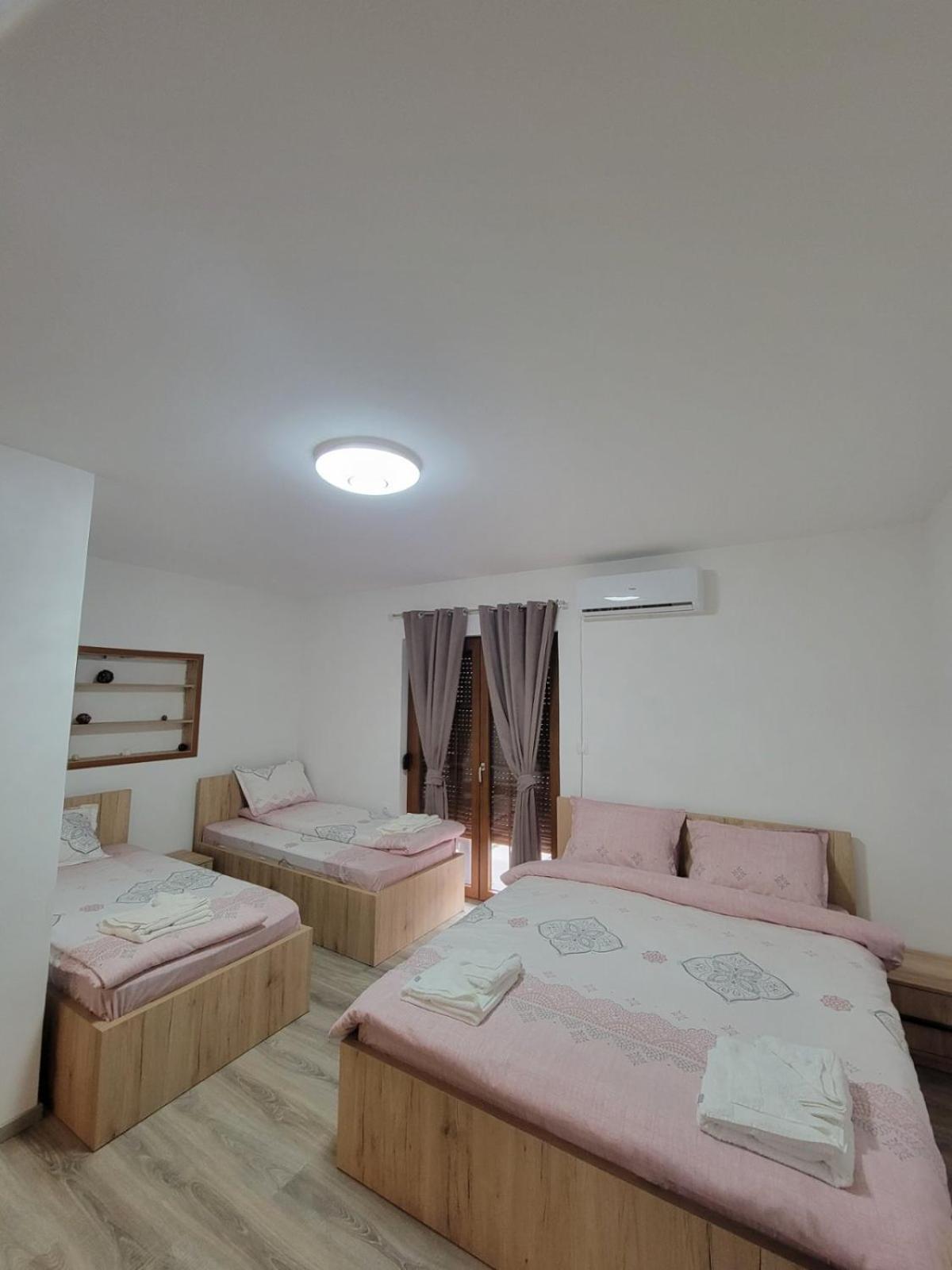 Eleon Motel Брезовица Екстериор снимка