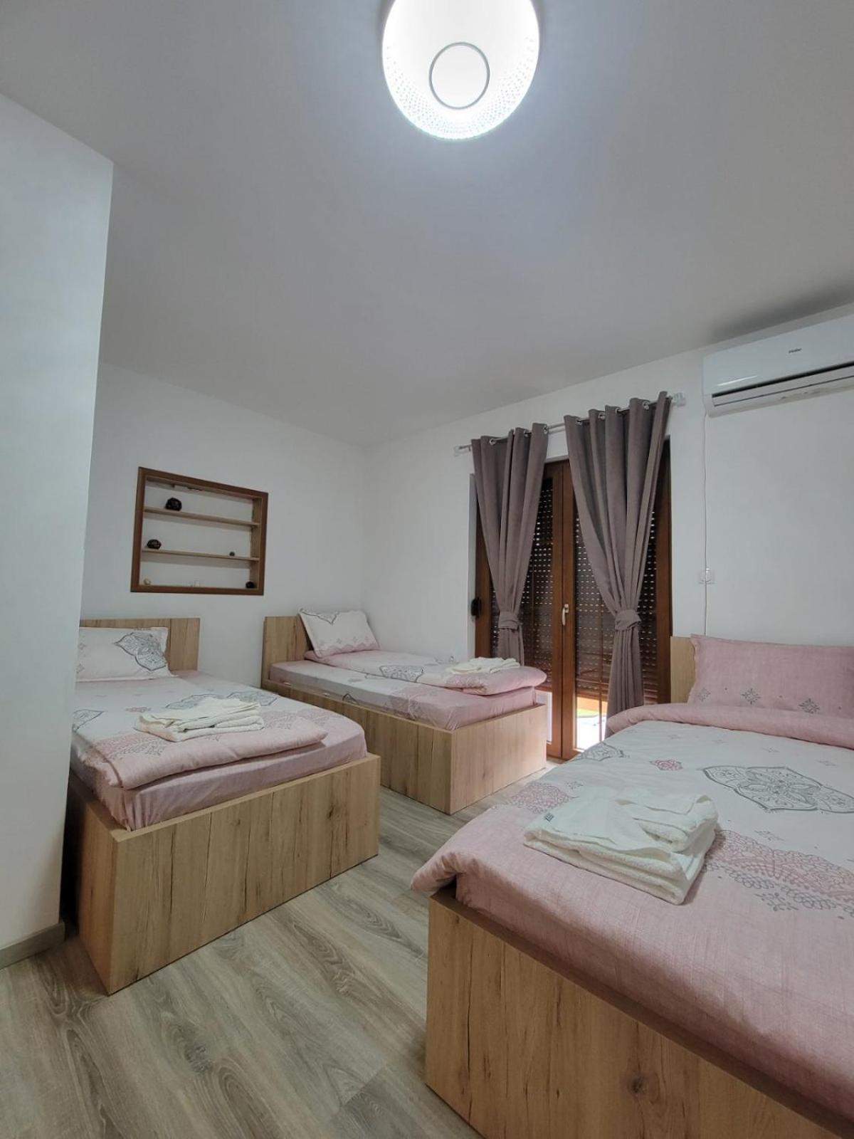 Eleon Motel Брезовица Екстериор снимка