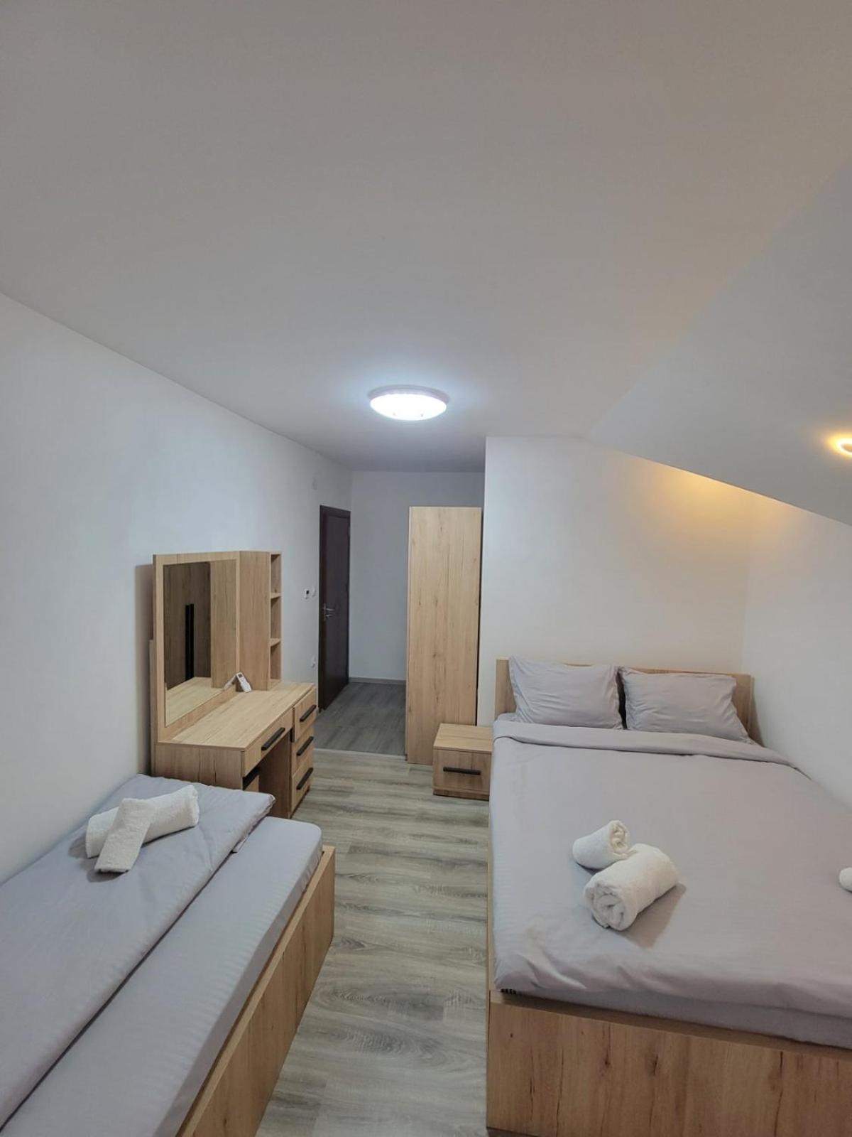 Eleon Motel Брезовица Екстериор снимка